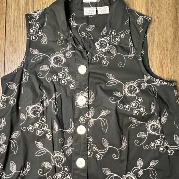 BUNDLE 3 FOR $18 Carolina Colours Stretch Sleeveless Shirt 14/16 Embroidered - Picture 5 of 14